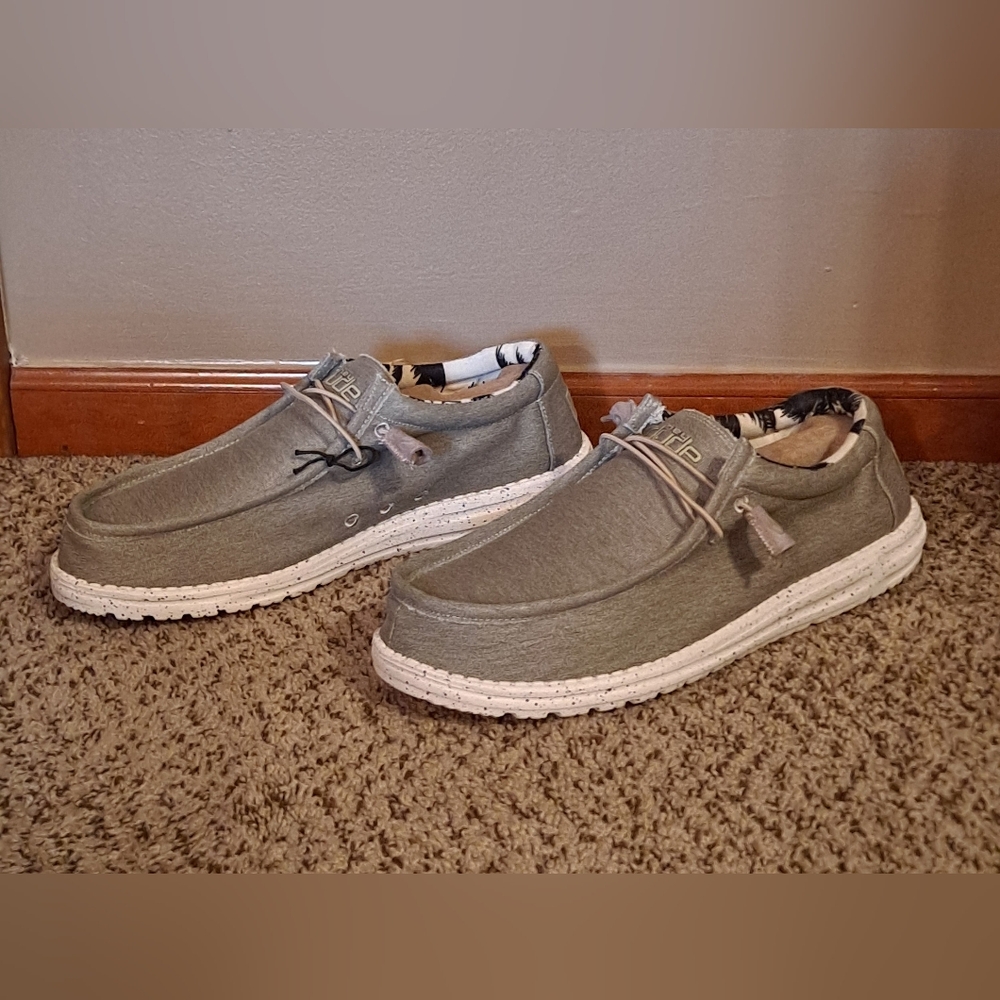 Hey Dude Men's Wally Stretch Comfort Shoes Loafers Beige Size 13